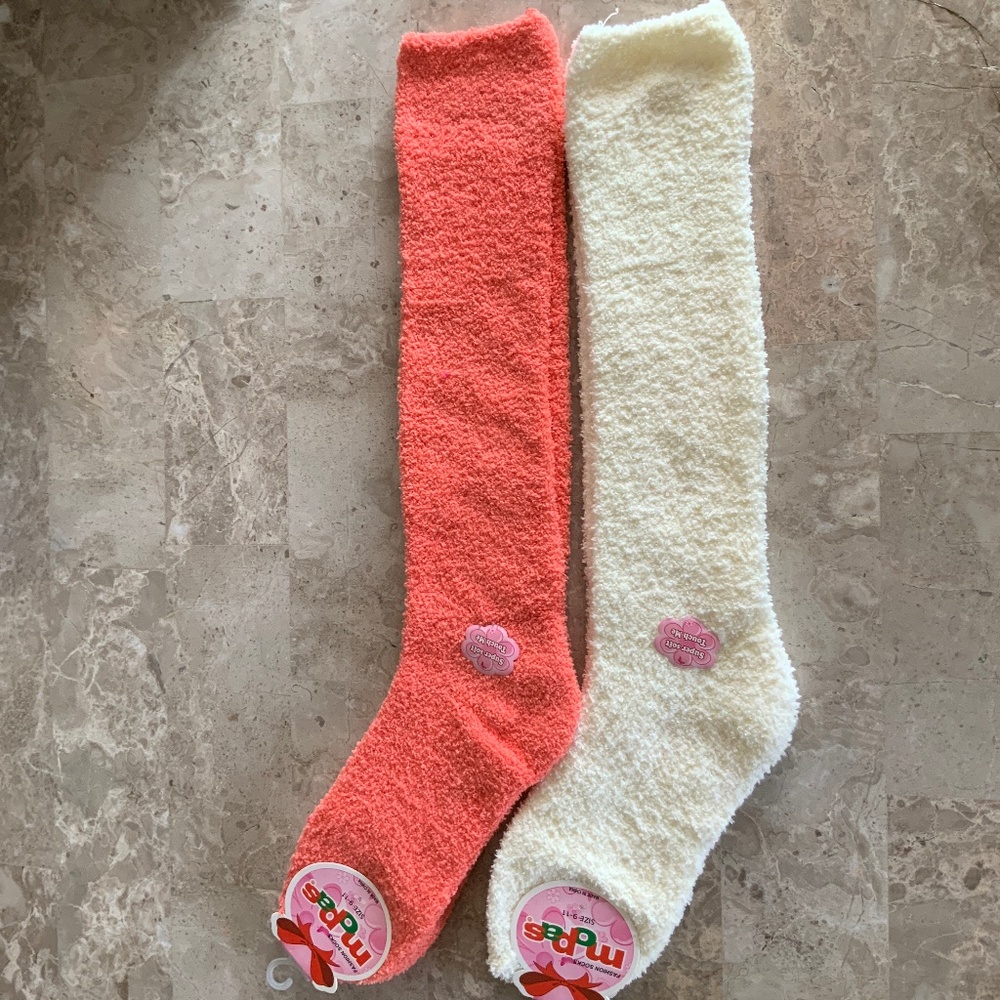 NWT 2 Pairs Super Soft Socks From Mopas
